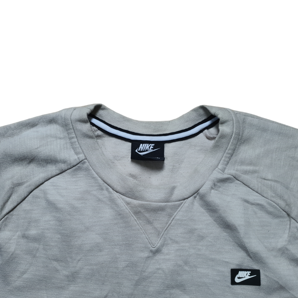 [L] Nike Sweater